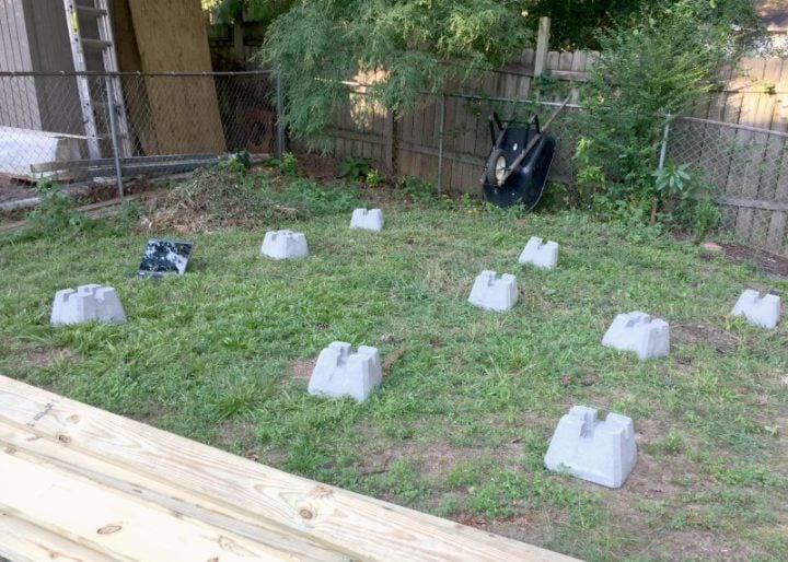 using handy blocks for pub shed base