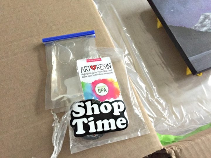 How to Seal Art with Resin & Get a High Gloss Finish • Ugly Duckling House