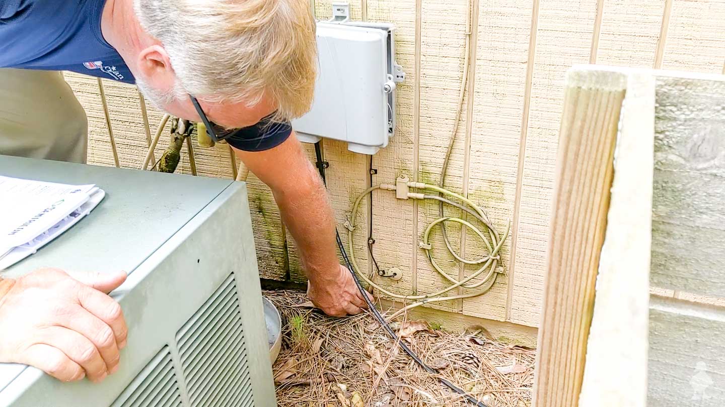 Sentricon exterior inspection