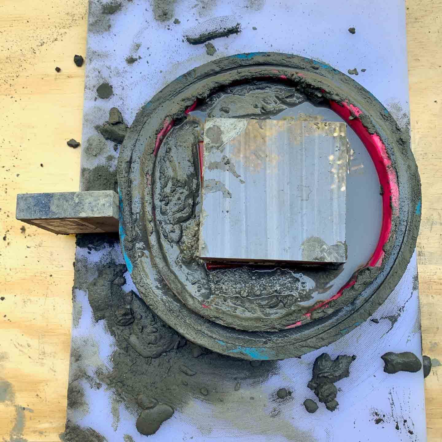 block on side of mold