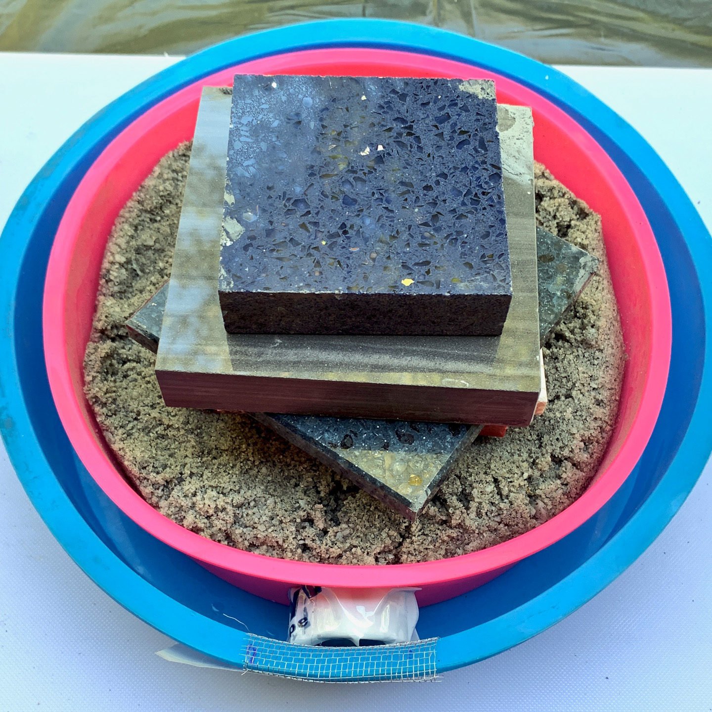 sand in Ring shaped Cement Candle mold