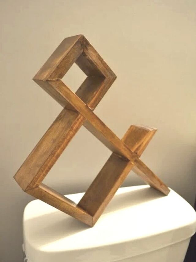 DIY WOOD AMPERSAND SCULPTURE